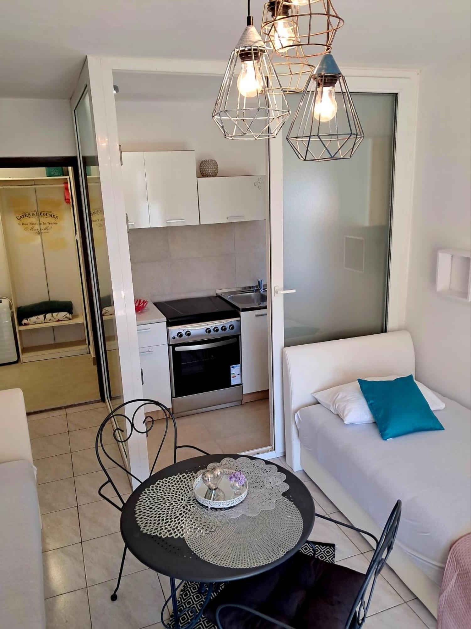 Apartmani Jessica Novalja Exterior foto